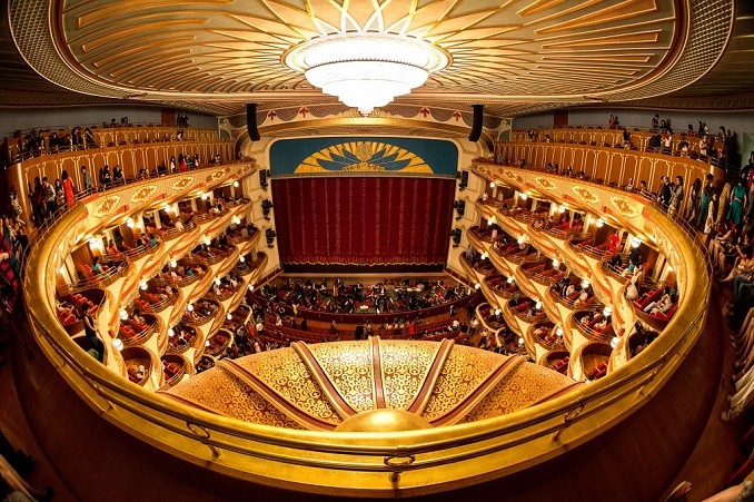 Сцена театра Астана Опера