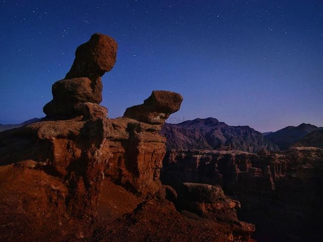 Ночной Чарынский каньон